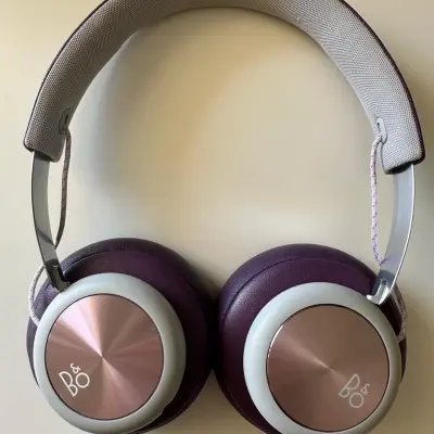 BANGS & OLUFSEN BEOPLAY H4 HEADPHONES